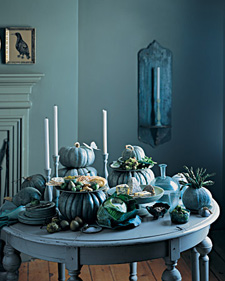 Paint pumpkins to match your table setting for a monochromatic look. Paint pumpkins to match your table setting for a monochromatic look.
